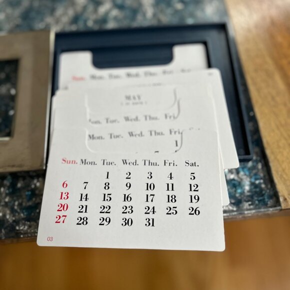 Vintage picture frame / calendar - Picture 3 of 3